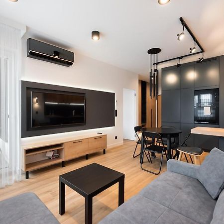 Zoliborz Obsidian Apartment วอร์ซอ ภายนอก รูปภาพ